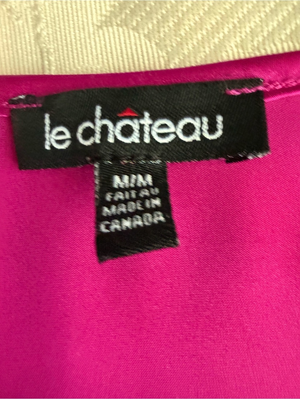 Le Château Fuchsia Satin Sleeveless Blouse Size Medium Made in Canada Barbiecore - Picture 5 of 10